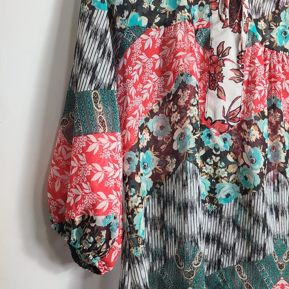 Fig and Flower Floral Sheer Top - Picture 4 of 9